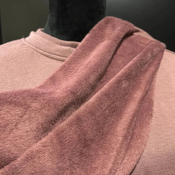 Tahari Sport Velvet soft sleeves & interior, crewneck, pullover, zip hip pockets - Picture 3 of 12